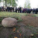 Galinos Dauguvietytės urna su palaikais liks po klevu senelių ir tėvų sodyboje