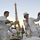 „Diner en Blanc“ – vakarienė baltai