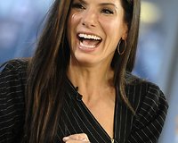 2014-07-25 - jae-headas-quintonas-aaronas-ir-sandra-bullock-filme-nematoma-puse-53d24e656f665